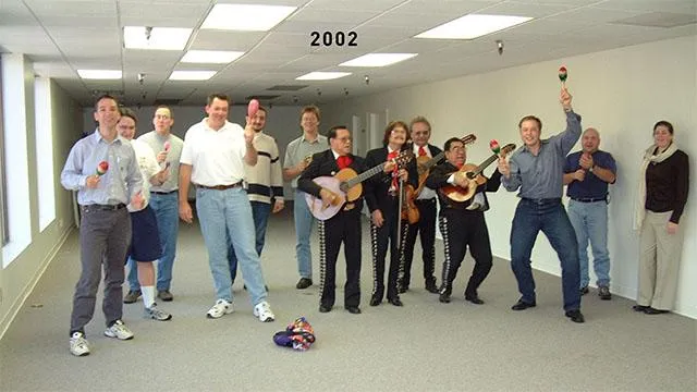 Elon Musk și echipa SpaceX 2002